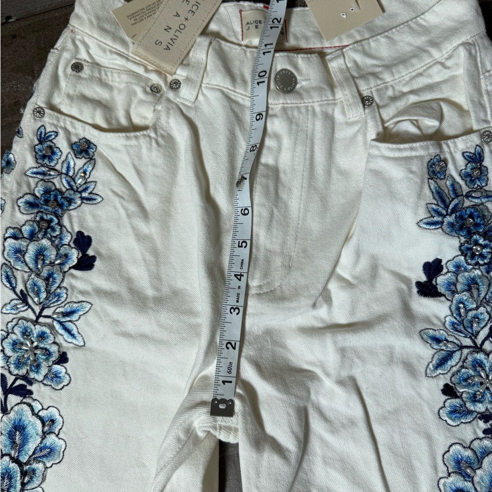 Alice + Olivia Weezy Embroidered Floral Jeans Off White Wide Leg Size 26 NWT - Picture 5 of 12
